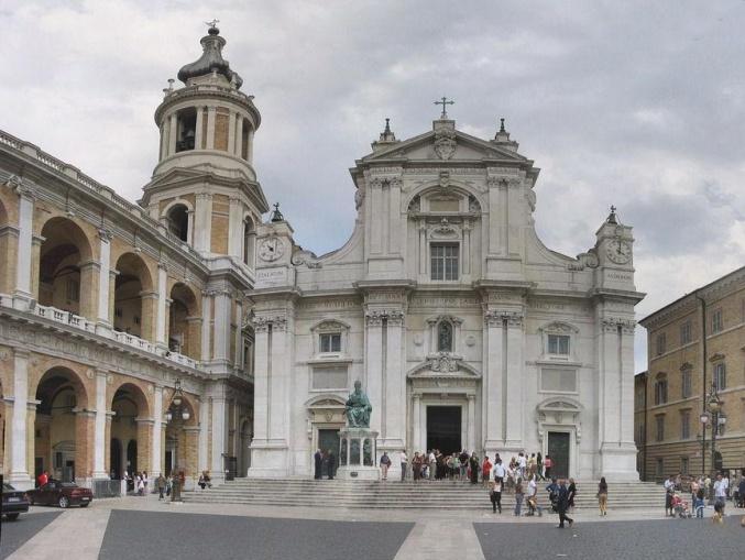 LORETO SANTUARIO CRUCERO